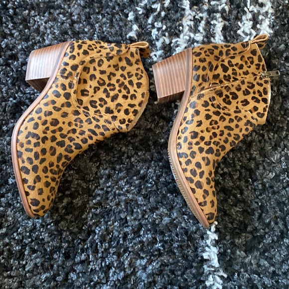 UGG Leopard Ankle Booties • NEW - Picture 3 of 9